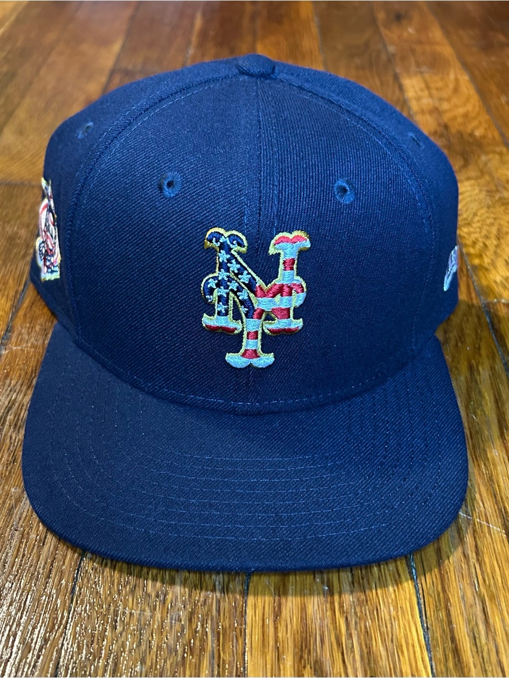 New York Mets Navy Blue Baseball Cap with Flag Logo
